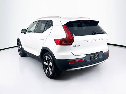 Used 2025 Volvo XC40 B5 Plus AWD/4WD image 5