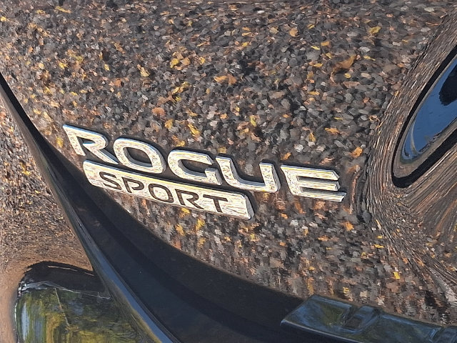 Used 2021 Nissan Rogue Sport SV AWD/4WD image 29