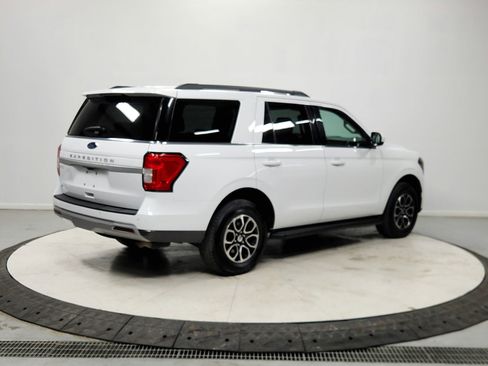 Used 2024 Ford Expedition XLT image 7