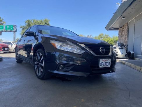 Used 2018 Nissan Altima 2.5 SL FWD image 9