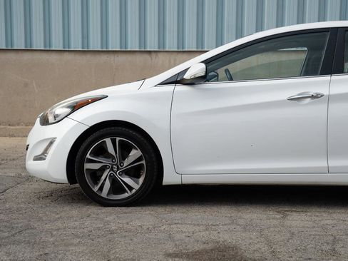 Used 2016 Hyundai Elantra Limited w/ Option Group 04 FWD image 7