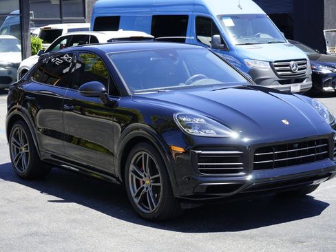 Used 2021 Porsche Cayenne GTS image 6