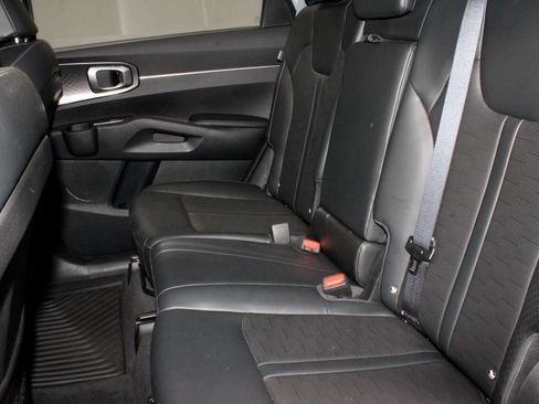 Used 2024 Kia Sorento S FWD image 23
