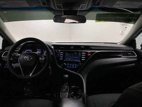 Used 2018 Toyota Camry LE image 22