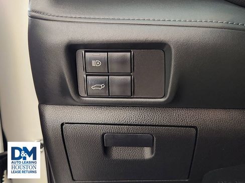 Used 2022 Toyota Highlander XLE image 29