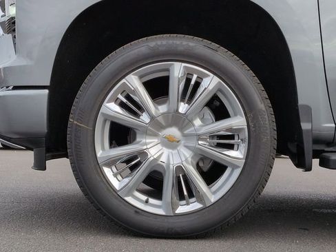 New 2026 Chevrolet Silverado 1500 High Country w/ High Country Premium Package AWD/4WD image 32