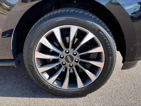 Used 2021 Lincoln Navigator L Reserve w/ Luxury Package AWD/4WD image 32
