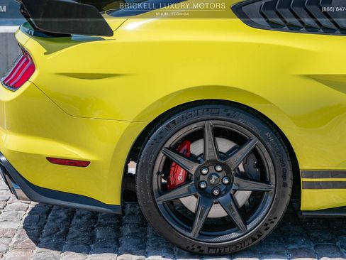 Used 2021 Ford Mustang Shelby GT500 w/ Carbon Fiber Track Pack RWD image 34