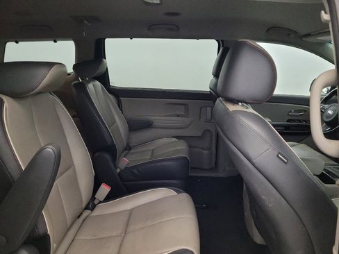 Used 2017 Kia Sedona LX w/ LX Essentials Premium Package FWD image 19