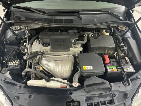 Used 2017 Toyota Camry SE image 9