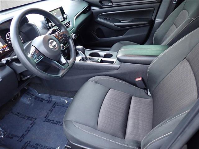 Used 2024 Nissan Altima 2.5 S FWD image 9