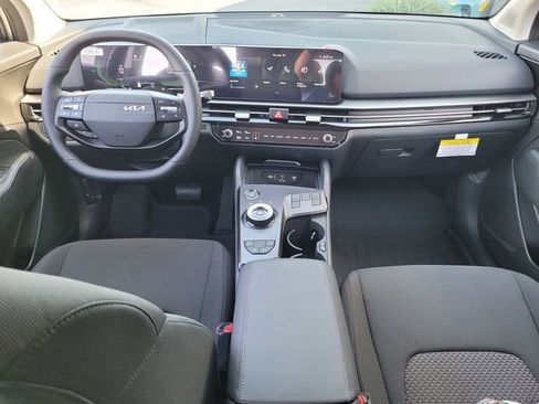 New 2026 Kia Sportage LX image 8