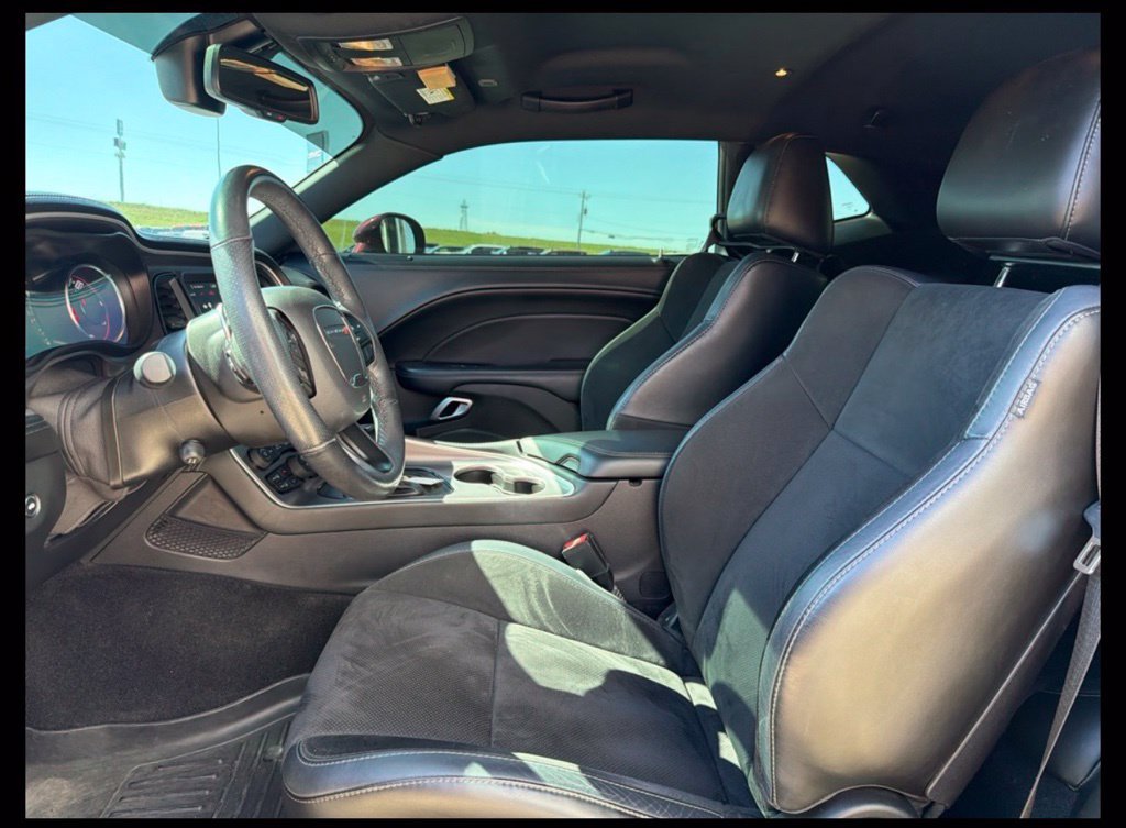 Used 2022 Dodge Challenger GT w/ Plus Package RWD image 9
