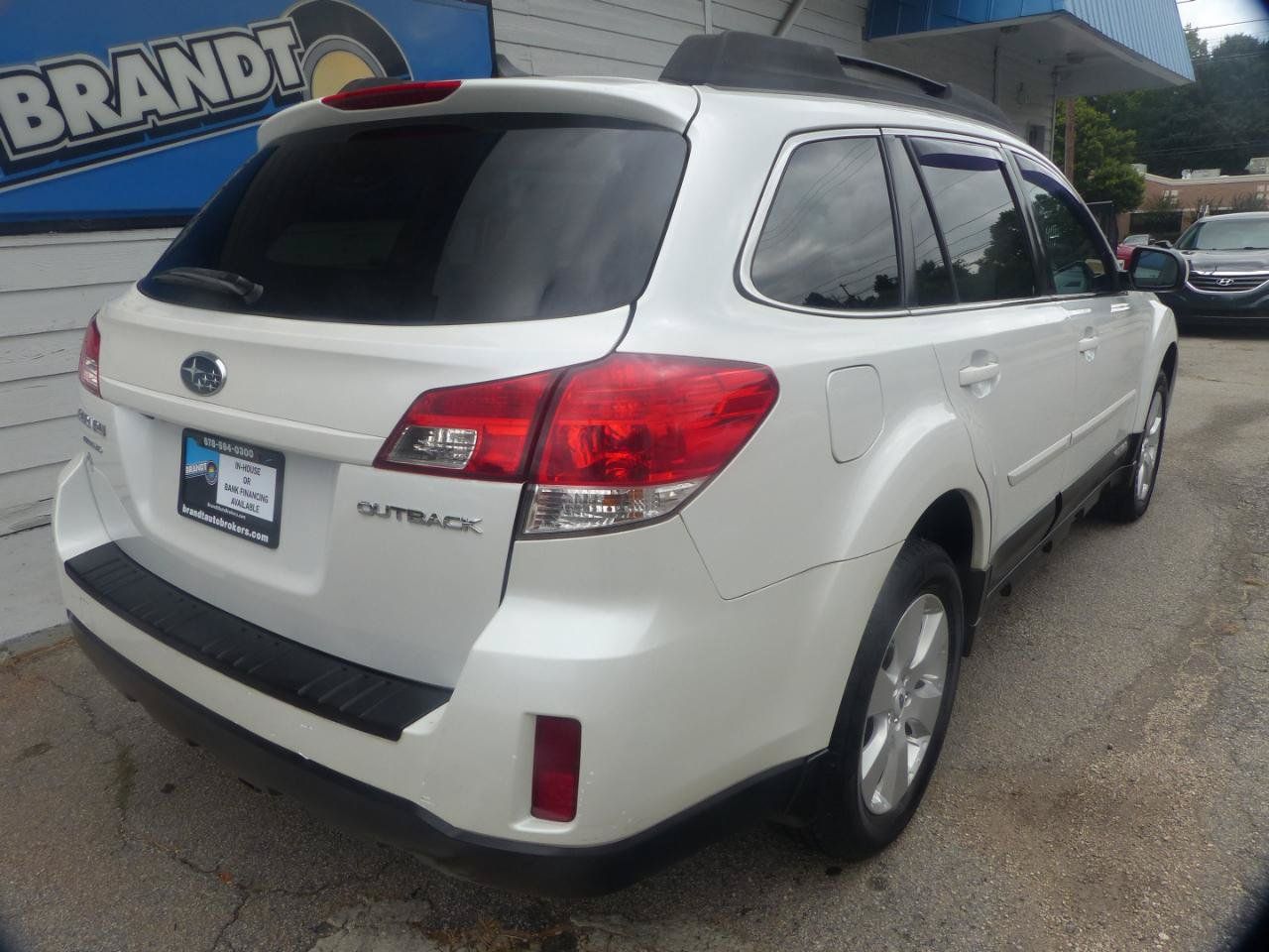 Used 2011 Subaru Outback 2.5i Limited AWD/4WD image 5