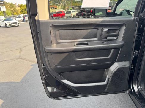 Used 2017 RAM 1500 ST w/ SXT Appearance Group image 18