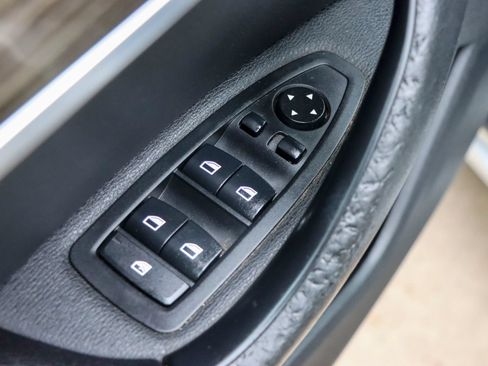 Used 2017 BMW X1 xDrive28i AWD/4WD image 13