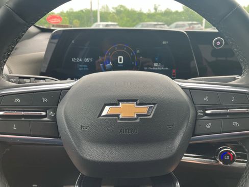 Used 2025 Chevrolet Equinox LT w/ Convenience Package II FWD image 16