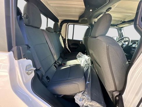 New 2026 Jeep Gladiator Willys AWD/4WD image 28