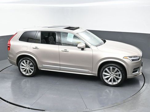 Used 2023 Volvo XC90 B6 Plus image 47