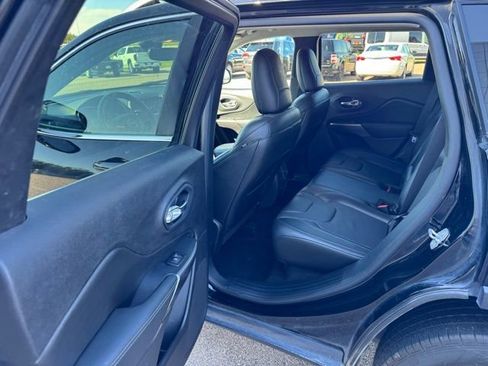 Used 2020 Jeep Cherokee Limited image 15