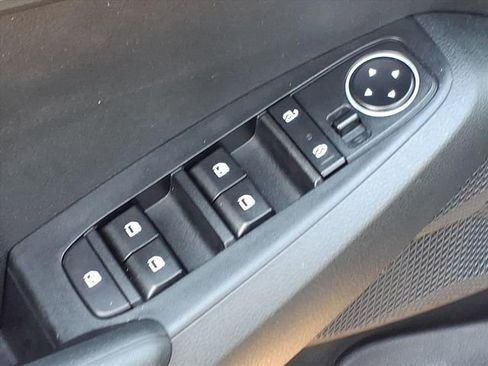 Used 2023 Kia Seltos LX image 14