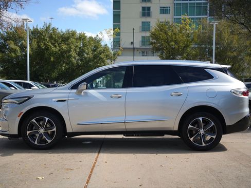 Used 2022 Buick Enclave Essence w/ Sport Touring Edition image 3