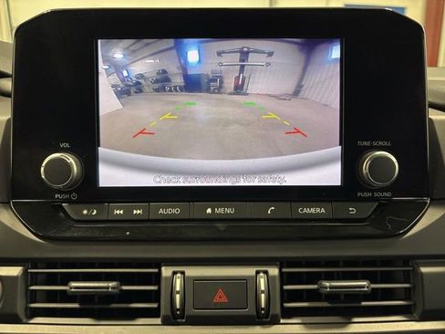 Used 2024 Nissan Pathfinder S AWD/4WD image 31