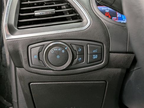 Used 2022 Ford Edge Titanium w/ Equipment Group 301A image 19