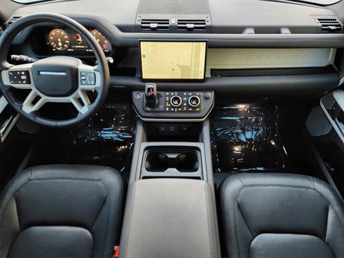 Certified 2024 Land Rover Defender 130 X-Dynamic SE AWD/4WD image 22