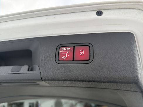 Used 2014 Mercedes-Benz GLK 350 4MATIC image 27