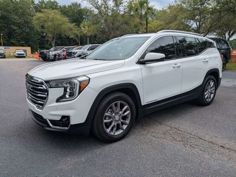 Used 2023 GMC Terrain SLT w/ Infotainment Package II FWD image 7
