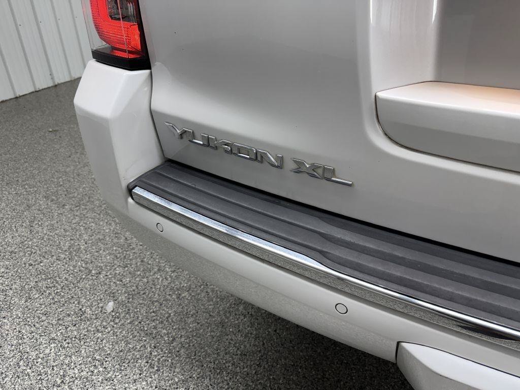 Used 2017 GMC Yukon XL Denali w/ Open Road Package AWD/4WD image 7