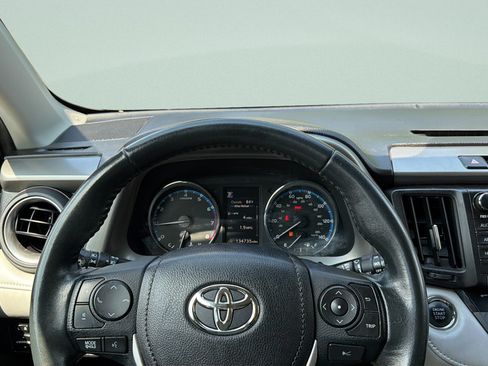 Used 2018 Toyota RAV4 Limited w/ Advanced Technology Package AWD/4WD image 13