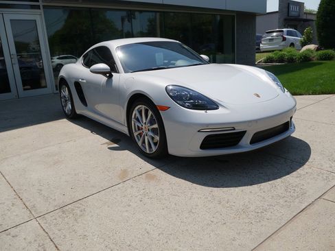 Certified 2024 Porsche 718 Cayman S RWD image 9