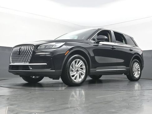 Used 2025 Lincoln Corsair AWD image 46