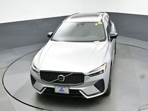 Used 2023 Volvo XC60 B5 Plus w/ Climate Package image 19