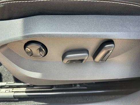 Certified 2022 Volkswagen Taos SE AWD/4WD image 56