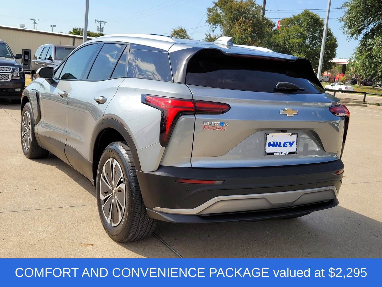 Used 2024 Chevrolet Blazer EV LT AWD/4WD image 3