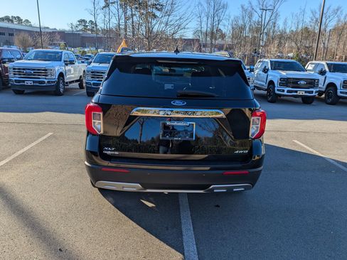 Certified 2023 Ford Explorer XLT w/ Equipment Group 202A image 5