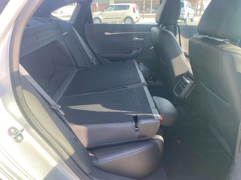 Used 2016 Chevrolet Impala LT w/ Convenience Package image 45