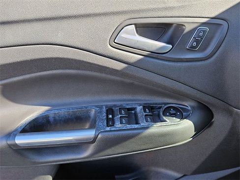 Used 2016 Ford Escape SE w/ Equipment Group 201A image 19