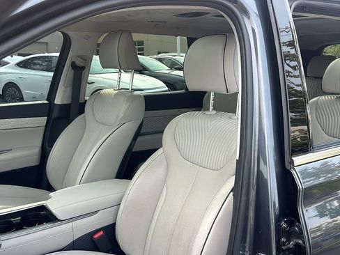 Used 2024 Hyundai Palisade Calligraphy image 10