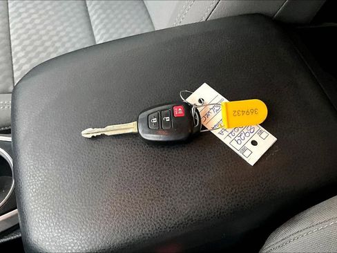 Used 2021 Toyota Tacoma SR5 w/ Technology Package image 35