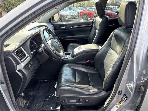Used 2014 Toyota Highlander Limited image 14
