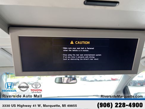 Used 2015 Toyota Sienna Limited Premium w/ Four Season Floor Mat Package FWD image 23