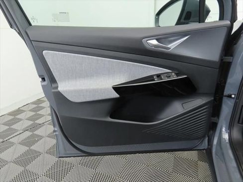 New 2025 Volkswagen ID.4 Pro RWD image 25