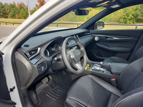 Used 2025 INFINITI QX50 Sport w/ Cargo Package image 14