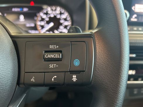 Used 2024 Nissan Rogue SV image 20