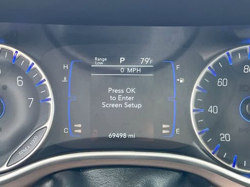Used 2022 Chrysler Voyager LX FWD image 27