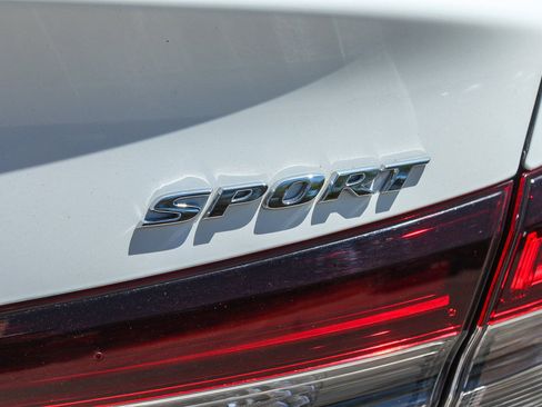 Used 2025 Honda Civic Sport image 11